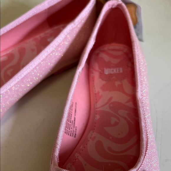 Wicked Pink Butterfly Kids Size 2 Girl Shoes - Picture 2 of 6